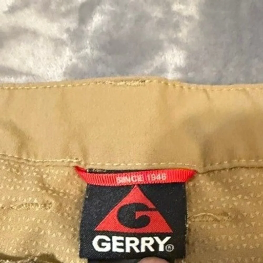 Gerry Performance Stretch Chino Flat Front Shorts Mens 36 Tan Side Zip Pocket